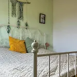 Casa vacanze 2 Bedroom Awesome In *