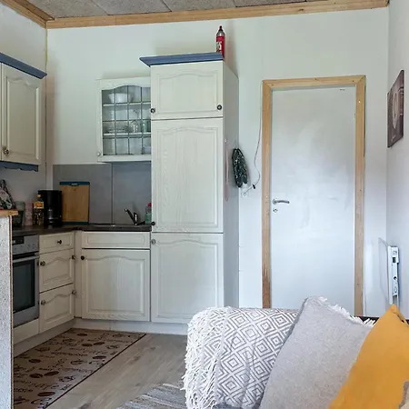 2 Bedroom Awesome In Semesterbostad Højer